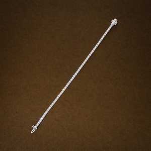 Pulsera de tenis de lujo para mujer de plata 925 con moissanita, corte brillante redondo, engaste hecho a mano, joyería de boda - Product Image 4