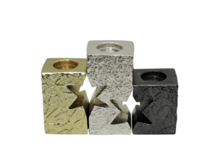 Ensemble de porte-bougies en aluminium, design moderne multi-tonalités en forme de cube, support pour bougies chauffe-plat en métal texturé, pièce de décoration artistique géométrique pour la maison - Product Image 3