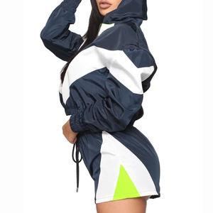 Ensemble d'été respirant bicolore personnalisé OEM pour femme, ensemble deux pièces court, veste coupe-vent en nylon avec fermeture éclair, ensemble de survêtement - Product Image 3