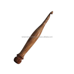 Vente en gros de nouveaux crochets en fil de bois avec poignée ergonomique Design de taille personnalisée pour le tricot Crochet aiguille couture - Product Image 3