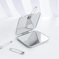 Miroir de maquillage pliable portable double face en acier inoxydable pour femme, finition argentée, mini, à emporter, personnalisé