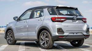 Toyota Raize 2023, Motor de Gasolina 1.0L, Mini Auto Nuevo, Interior Claro con Asientos de Cuero, Transmisión Automática I-Force Max Premium - Product Image 6