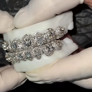 Dentaduras Postizas de Plata 925 con Incrustaciones de Diamantes Moissanite, Estilo Hip Hop, con Diamantes de Corte Redondo para Dientes Superiores e Inferiores - Product Image 4