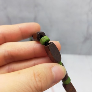 Chaîne de perles en bois moderne de 7 pouces avec des perles cylindriques et des petites perles rondes pour la décoration de la maison et les travaux manuels - Product Image 2