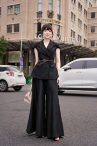 กางเกงขายาวทรงหลวมเอวสูงสีดำสำหรับผู้หญิง ODM OEM รุ่น MARINA เอวยางยืด ผ้าไม่ยับ เหมาะสำหรับใส่ทำงาน - Product Image 2