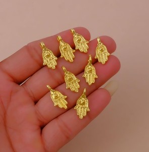 Breloques en laiton plaqué or en gros - Breloques minimalistes faites à la main pour la création de bijoux - Product Image 3