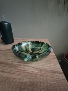 ชามเรซิ่นสีเขียวทำมือ รูปทรงกลีบดอกไม้ ของตกแต่งกลางโต๊ะ ชามศิลปะสีรุ้ง ของตกแต่งบ้านที่ไม่เหมือนใคร |   ของขวัญ - Product Image 5