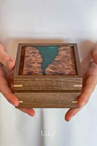 Caja de Madera y Resina Epoxi Ecológica Hecha a Mano, Pulida, Hexagonal, para Joyas y Anillos, con Incrustaciones Azul Océano, Estuche de Regalo Empresarial - Product Image 2