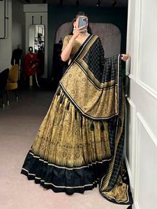 ชุดเลเฮนกาโชลีสำหรับงานปาร์ตี้ ดีไซน์ทันสมัย พิมพ์ลายสวยงาม สำหรับผู้หญิง มีความต้องการสูง จากซัพพลายเออร์ชาวอินเดีย - Product Image 2