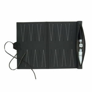 En stock : Ensemble de voyage de backgammon en cuir PU enroulable, échiquier pliable unique, tailles personnalisables avec logo, haute qualité pour fêtes et activités de plein air - Product Image 5