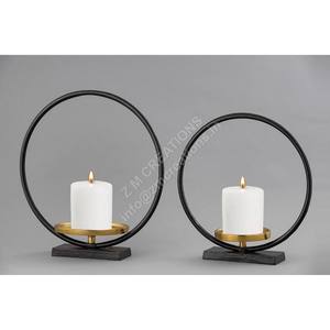 Ensemble de 2 bougeoirs en métal noir pour bougies chauffe-plat dorées, design moderne fait main, pour Noël, Pâques, salon - Product Image 1