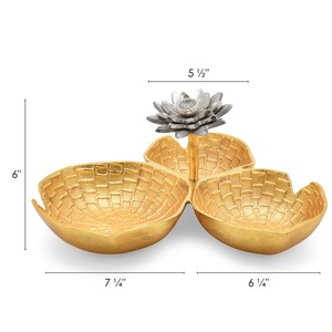 Cuenco decorativo 3 en 1 de latón dorado con diseño floral plateado, perfecto para entretenir a los invitados, como centro de mesa y como artículo de regalo. - Product Image 2