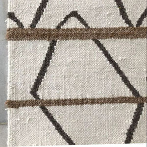 พรมสไตล์โมร็อกโกทอมือจากอินเดีย ราคาโรงงาน ทอแบบเรียบด้วยขนสัตว์และปอกระเจา สำหรับตกแต่งภายในและใช้ในบ้าน - Product Image 1