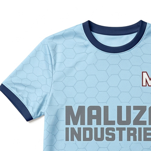 Tenue de football sublimée tendance 2026 : Ensemble complet maillot et short respirant à motifs personnalisés pour équipes sportives - Product Image 3