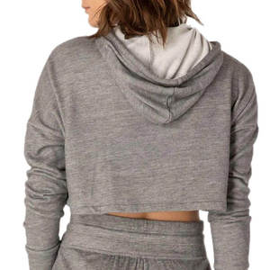 Sudadera corta con capucha para mujer, hecha con tela suave y transpirable para entrenamientos cómodos y atuendos casuales a la moda. - Product Image 5