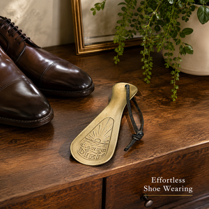 Cuchara para Zapatos de Bolsillo de Latón Premium, Compacta para Viaje, Ayuda para Calzarse Zapatos, Accesorio de Calzado de Metal de Lujo, Artículo de Regalo Duradero para Hombres y Mujeres - Product Image 3