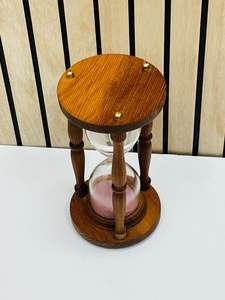 Sablier en bois de 6,5'' avec sable rose |   Horloge à sable de table rustique avec design croix d'ange pour décoration de fête d'anniversaire - Product Image 5