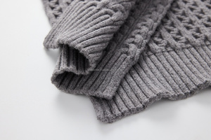 Bufanda de Punto Jacquard a Rayas Unisex de Moda Urbana - Bufanda de Invierno - Logotipo Personalizado - Bufanda Moderna de Punto Acrílico Suave - Product Image 3