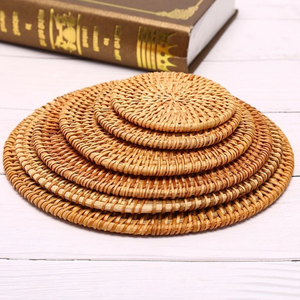 Posavasos Ecológicos de Ratán Natural Hechos a Mano en Vietnam, Resistentes al Calor, para Bebidas - Product Image 1