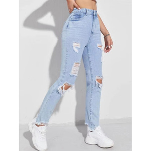 Confeccionadas con material de alto rendimiento, estas jeans de mezclilla para mujer ofrecen una sensación cómoda con un aspecto moderno y elegante. - Product Image 2