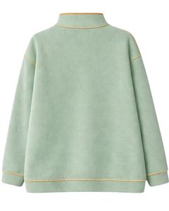 เสื้อสเวตเชิ้ตผู้หญิงสีเขียวเซจ ทรงโอเวอร์ไซส์ ผ้าฟลีซ คอปกติดกระดุม กระเป๋าคางูโร แต่งขอบตัดสี หนานุ่ม แบบสั่งทำพิเศษ - Product Image 2