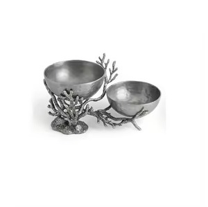 Grand saladier noir entièrement revêtu avec support à motif de branches pour une utilisation décorative sur les tables d'hôtel et de mariage - Product Image 4