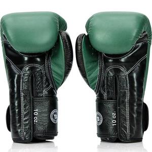 นวมชกมวยไทย Fairtex ปักโลโก้และออกแบบได้ตามต้องการ คุณภาพสูง ผลิตจากหนังวัวแท้ สำหรับฝึกซ้อม - Product Image 4