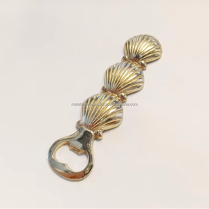 Ouvre-bouteille en laiton en forme de coquille de palourde, fait main, style nautique, ouvre-bouteille en laiton massif pour la maison, le bar, les accessoires de cuisine et comme article cadeau - Product Image 1