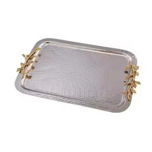 ถาดเสิร์ฟทรงกลมสีเงินสแตนเลสขัดเงาพร้อมหูจับรูปใบมะกอกสีทอง ขายส่ง - Product Image 4
