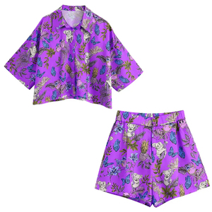 Conjunto de 2 Piezas para Mujer con Estampado Floral Morado, Top Holgado con Cuello Camisero y Botones al Frente, Atuendo Casual de Verano - Product Image 1
