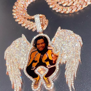 Nuevo Colgante de Plata de Ley 925 con Diseño de Alas y Foto Personalizada de Cantante/Rapper, Estilo Hip Hop, con Incrustaciones de Moissanita - Product Image 2
