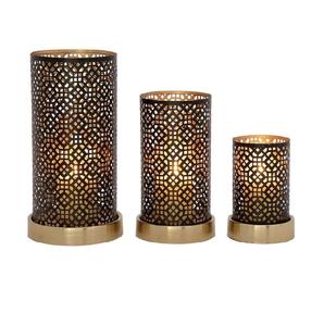 Porte-bougie artisanal en métal, de forme élégante pour les intérieurs raffinés, offrant une lumière douce, une harmonie visuelle et une beauté durable. - Product Image 2
