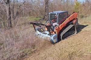 หัวตัดหญ้าสำหรับงานป่าไม้แบบติดตั้งกับรถตักล้อยาง Kubota SVL75-3 รุ่น Heavy Duty ใช้เครื่องยนต์ดีเซลระบบไฮดรอลิก - Product Image 4