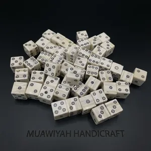 Dés de jeu en os de buffle poli sur mesure, faits à la main, naturels, carrés, accessoires de jeu de société vintage - Product Image 4