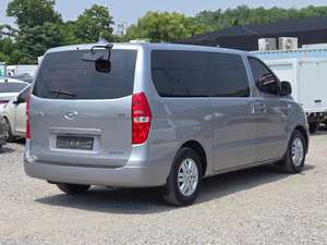 Fourgonnette MPV d'occasion Starex 5 places, toit surélevé, véhicule familial, transport de marchandises, diesel, sièges en cuir, automatique - Product Image 2