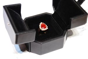 Boîte à bijoux rectangulaire en peau de mouton véritable avec double ouverture, intérieur en daim et finition haut de gamme 75x75x65mm - Product Image 4