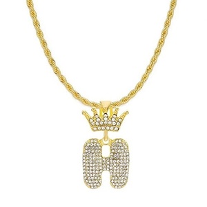 Collier pendentif lettre couronne plaqué or avec strass, bijou unisexe - Product Image 1