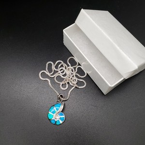 NIKHIL GEMS Pendentif délicat en opale bleue et coquille de nautilus en argent sterling 925, bijou de fiançailles vintage, cadeau pour elle, troisième partie - Product Image 4