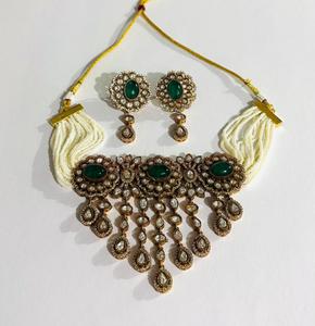 Ensemble collier choker victorien Kundan vert luxueux non taillé avec pierres gemmes doublet et boucles d'oreilles assorties, ensemble de mariage indien pour mariée - Product Image 2