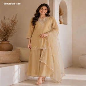 Conjunto de Kurti Corto de Calidad Premium con Bordado Cosmos y Dupatta a juego con Plazzo - Proveedor Indio a Precio Mayorista - Product Image 1