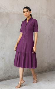 Robe chemise en lin et coton violet, longueur midi, manches courtes, col rabattu, boutonnée devant, décontractée, pour tous les jours - Product Image 2