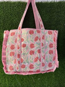 Sac fourre-tout matelassé en coton de créateur avec grandes volants, imprimé floral fait main, réutilisable, sac à bandoulière pour femme - Product Image 5