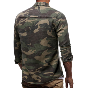 Camisa de mezclilla casual de camuflaje para hombre, manga larga, para uso exterior, con solapa y botones, estilo urbano, blusa verde de algodón - Product Image 4