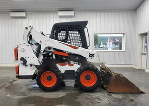 Cargadora Compacta S570 2018 con Cabina Cerrada, Máquina de Construcción de Alto Rendimiento - Product Image 2