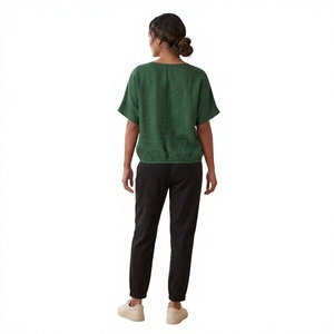 Chemisier vert en rayonne pour femme, col en V, manches courtes, épaules tombantes, coupe ample, décontracté, à nouer devant, écologique, idéal pour l'été - Product Image 4