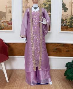 ชุดผ้าไหมลายลาเวนเดอร์ จิมี ซิลค์ 3 ชิ้น สไตล์ชาติพันธุ์ |   ชุดคุर्ติปักลายหนักพร้อมกางเกงปาลาซโซ่และเสื้อโค้ทยาวแบบมีประกาย เหมาะสำหรับงานอีด - Product Image 5