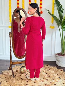 Kurti recto bordado de viscosa Chanderi, el más vendido para mujer, con pantalón de viscosa Chanderi y conjuntos de dupatta. - Product Image 4