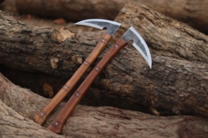 Hache Viking forgée à la main, gravée sur mesure, en acier à haute teneur en carbone, manche en bois, 6 lames coupantes, 24 cm de longueur totale, 2 kg, DIY - Product Image 3