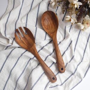 Ensemble de saladiers modernes en bois d'acacia, cuillères de service gravées sur mesure, finition miroir haute brillance, cadeau de cuisine écologique pour - Product Image 6