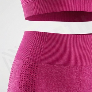Ensemble de yoga pour femmes sous marque privée, vêtements de sport respirants deux pièces, tenue d'exercice couleur unie personnalisable, tenue de sport ajustée - Product Image 5
